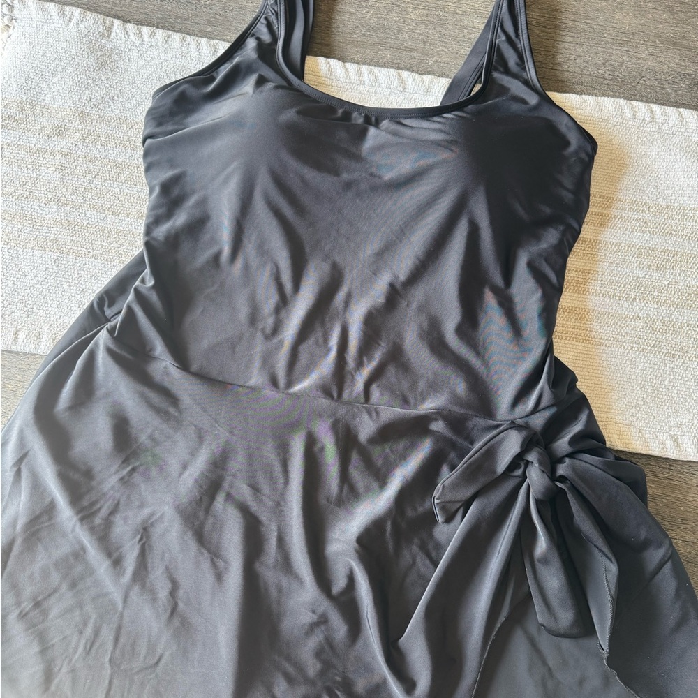 Elegant Black Sleeveless One Piece Swimsuit